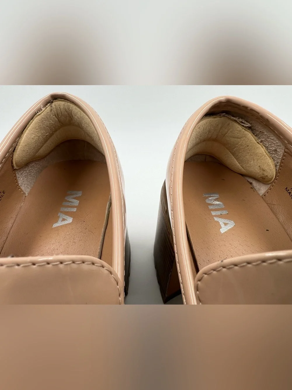 Mia Delilah Chunky Platform Heal Loafers Glossy Nude/Tan Patent Finish Size 7.5